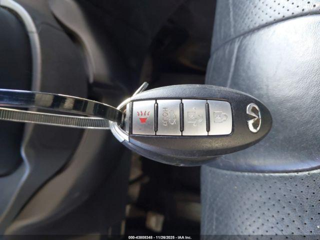 INFINITI G37 Journey Image 11