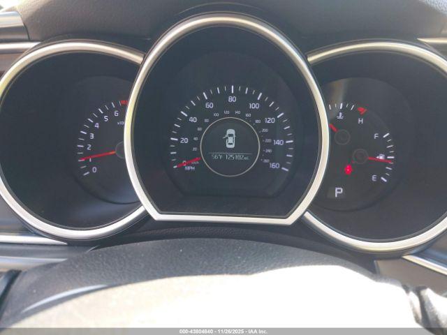 Kia Optima Lx Image 9