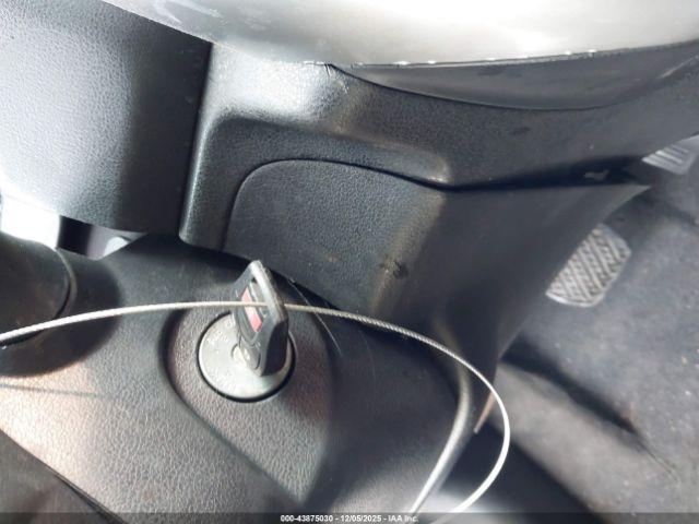 Nissan Versa Image 12