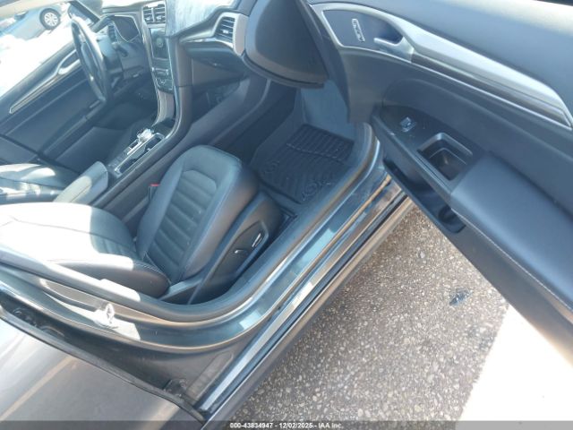 Ford Fusion Se Luxury Image 4