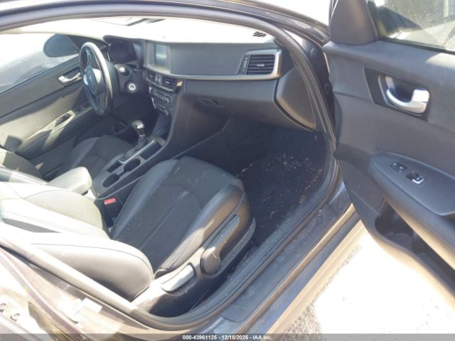 Kia Optima S Image 12