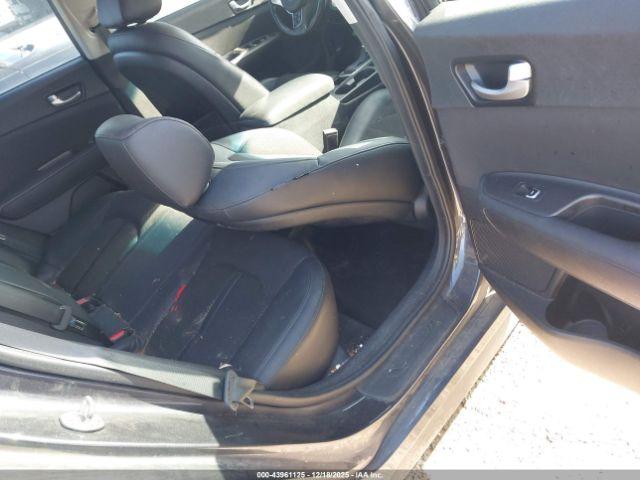 Kia Optima S Image 5