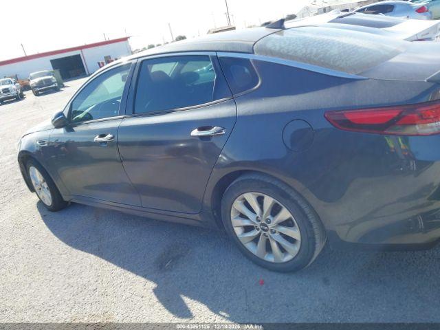 Kia Optima S Image 9