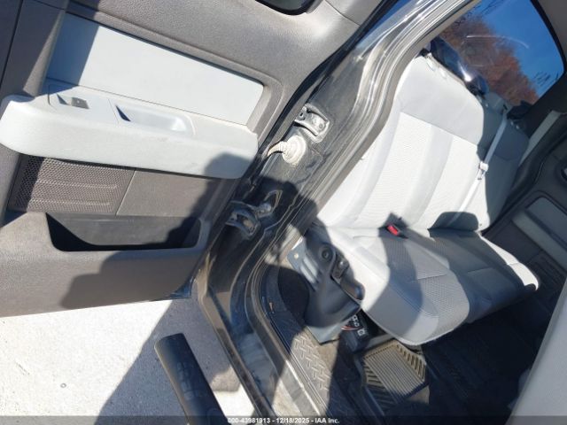 Ford F-150 Xl Image 8