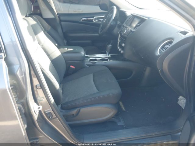 Nissan Pathfinder Sv Image 9