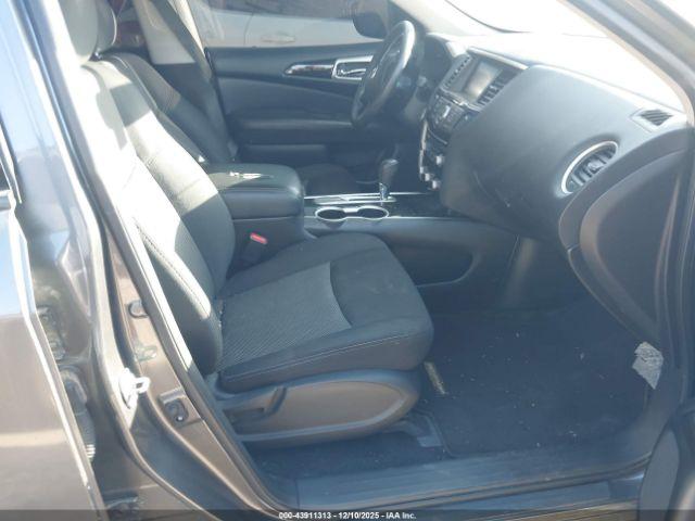 Nissan Pathfinder Sv Image 9