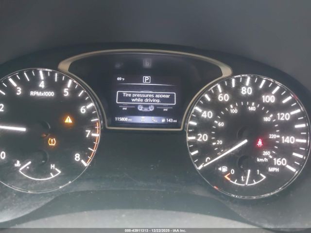 Nissan Pathfinder Sv Image 4