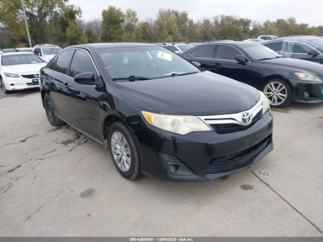 Toyota Camry Le Image 1