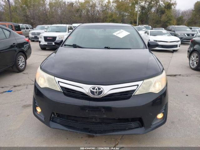 Toyota Camry Le Image 11