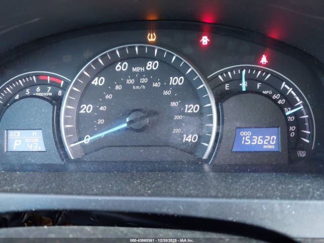 Toyota Camry Le Image 3