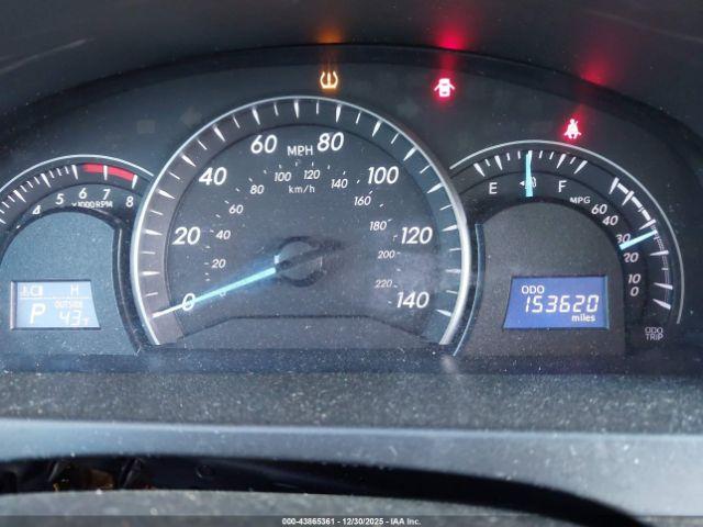 Toyota Camry Le Image 3