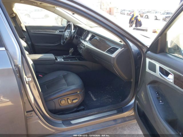 Hyundai Genesis 3.8 Image 9