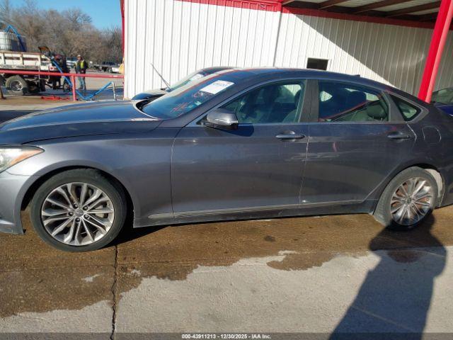 Hyundai Genesis 3.8 Image 15