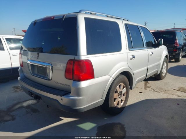 Lincoln Navigator Image 3