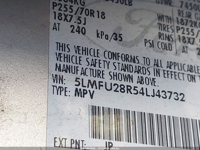 Lincoln Navigator Image 2