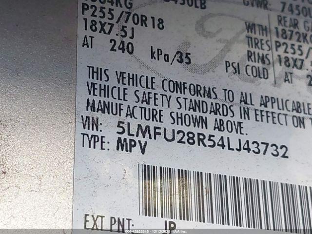 Lincoln Navigator Image 2