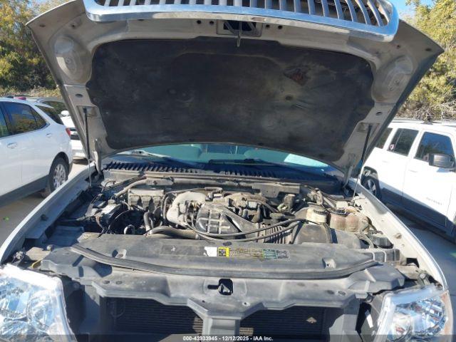 Lincoln Navigator Image 6