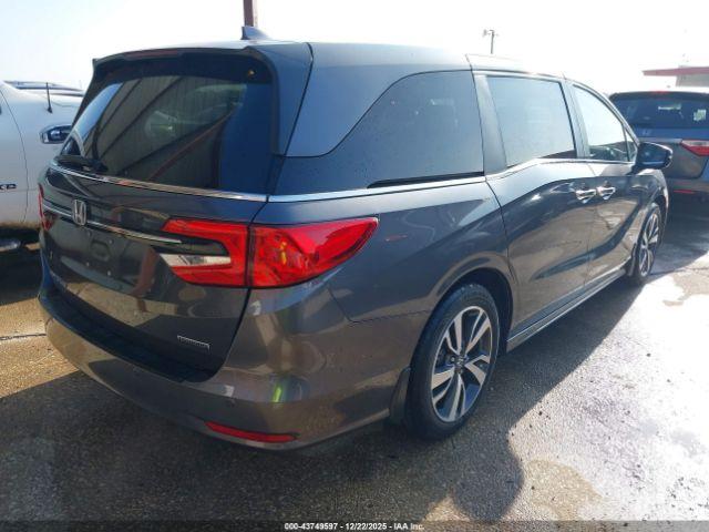 Honda Odyssey Touring Image 11