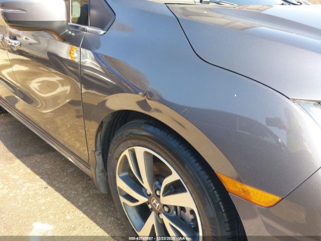 Honda Odyssey Touring Image 3