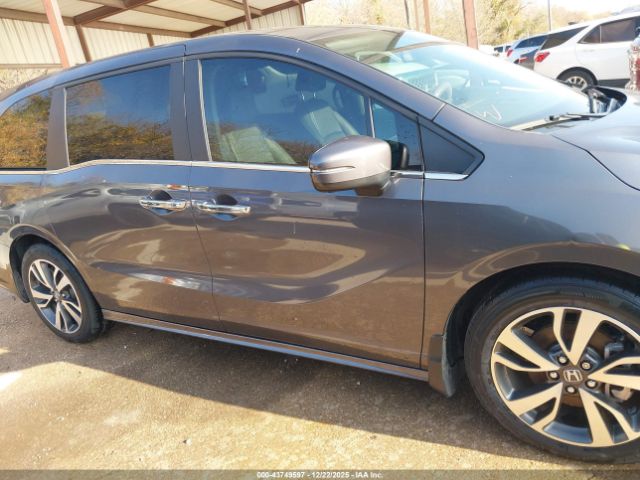 Honda Odyssey Touring Image 7