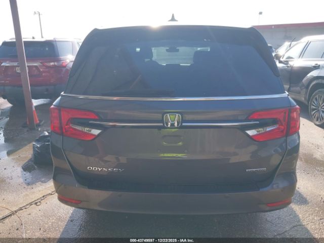 Honda Odyssey Touring Image 8