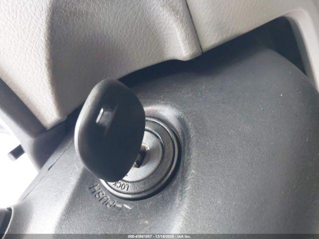 Toyota Corolla Le Image 9