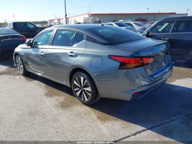 Nissan Altima Sv Fwd Image 8