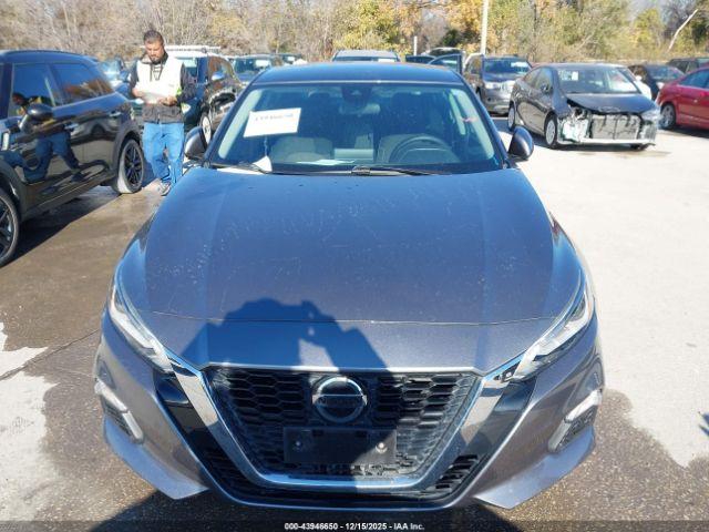 Nissan Altima Sv Fwd Image 15