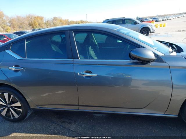 Nissan Altima Sv Fwd Image 2