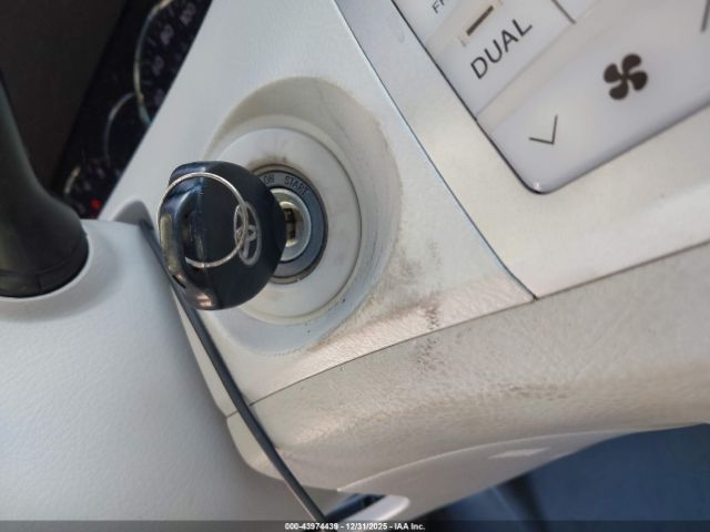 Toyota Avalon Xls Image 11