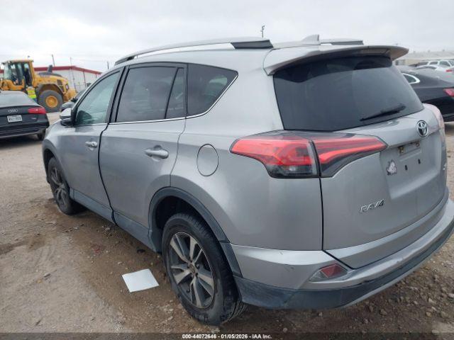 Toyota RAV4 Xle Image 3