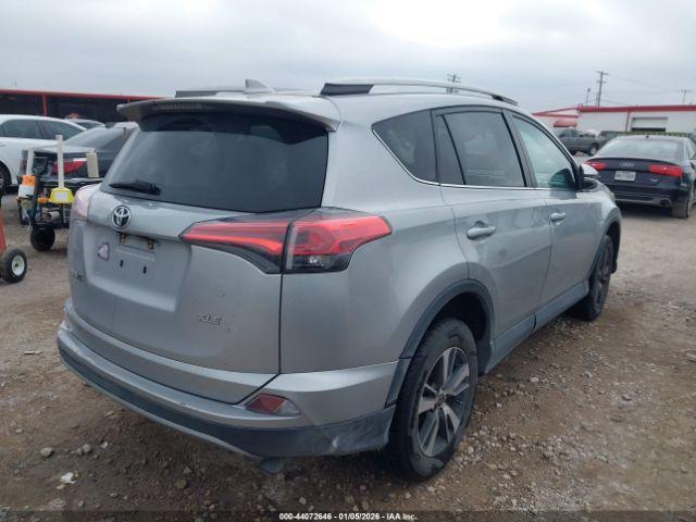 Toyota RAV4 Xle Image 2