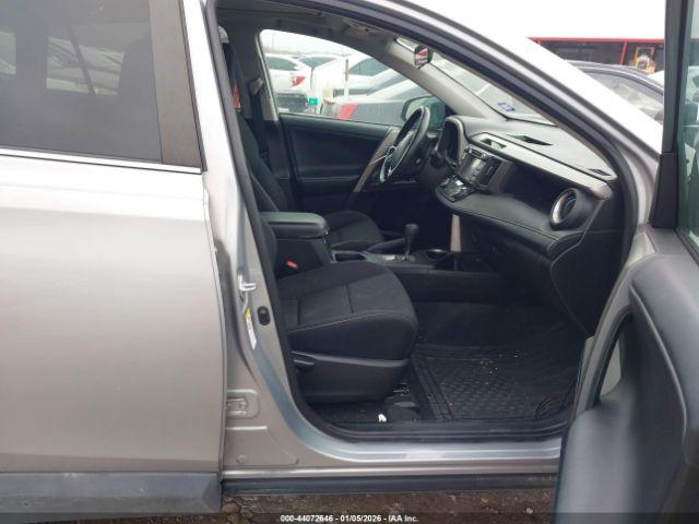 Toyota RAV4 Xle Image 4