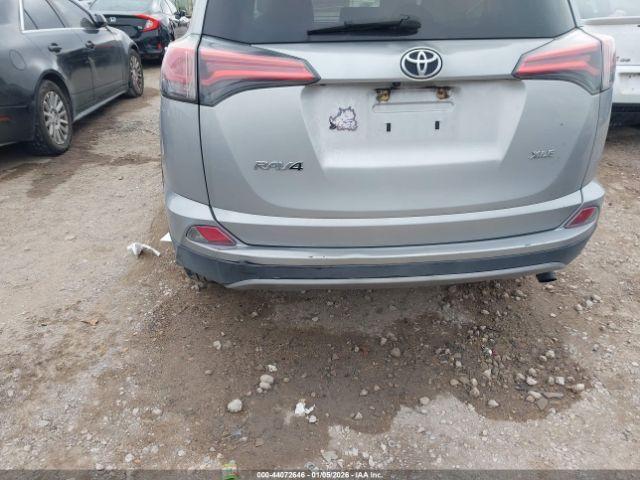 Toyota RAV4 Xle Image 17