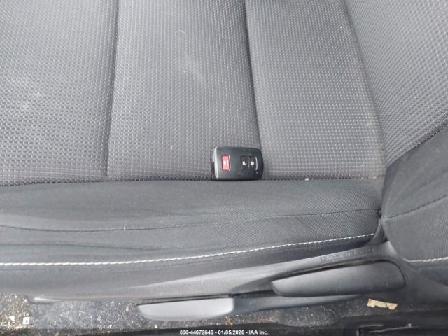 Toyota RAV4 Xle Image 10