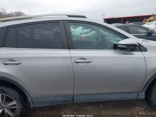 Toyota RAV4 Xle Image 13