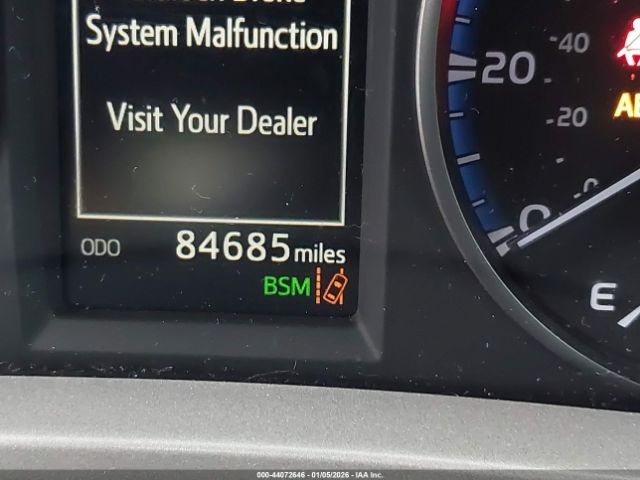 Toyota RAV4 Xle Image 9