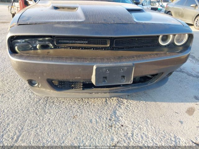 Dodge Challenger Sxt Plus Image 3
