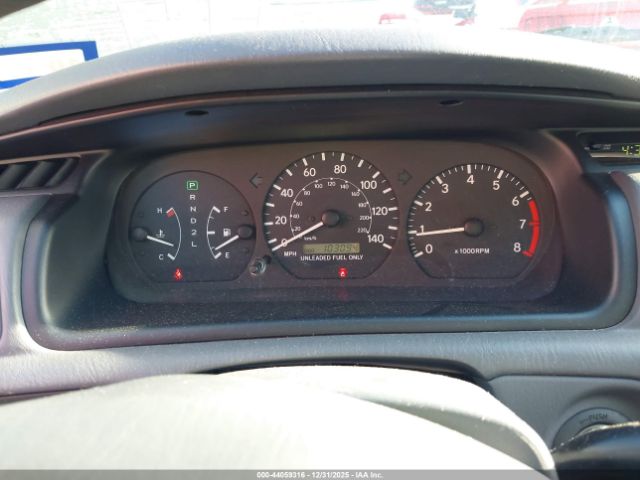 Toyota Camry Le Image 2