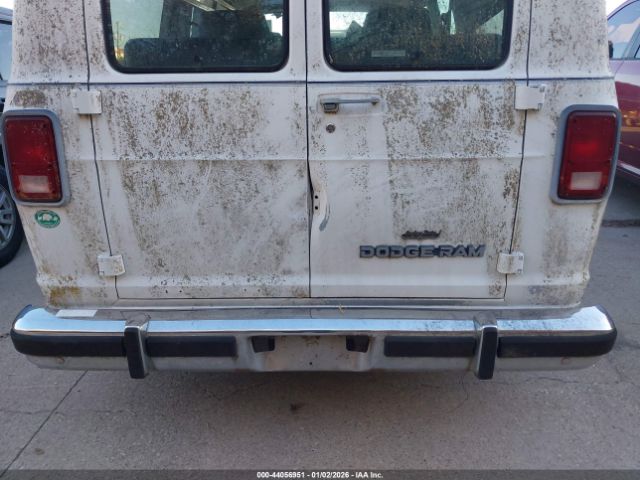 Dodge Ram Van B250 Image 7