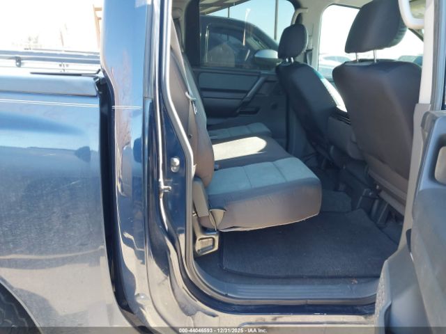 Nissan Titan Se Image 7