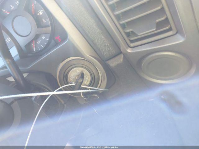 Nissan Titan Se Image 11