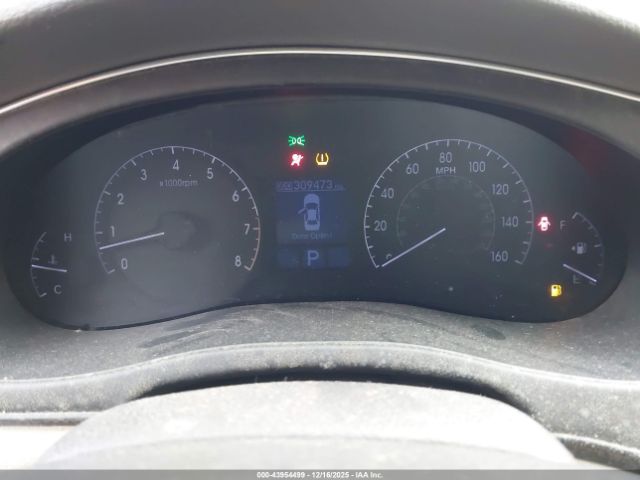 Hyundai Genesis 3.8 Image 9