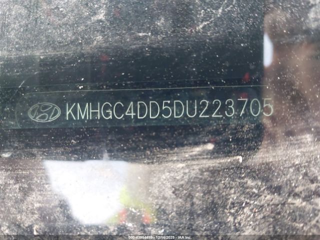 Hyundai Genesis 3.8 Image 2