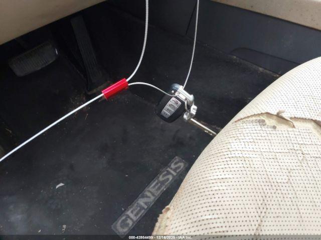 Hyundai Genesis 3.8 Image 11