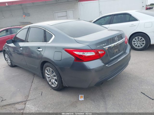 Nissan Altima 2.5 S Image 2