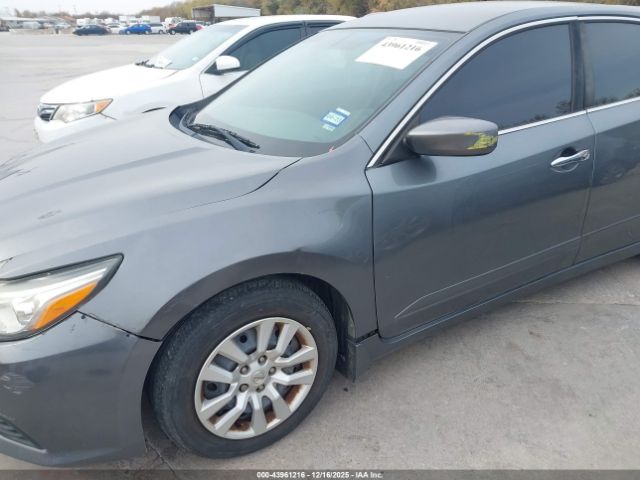 Nissan Altima 2.5 S Image 10