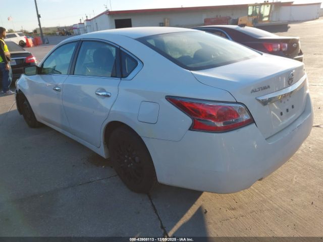 Nissan Altima Image 4