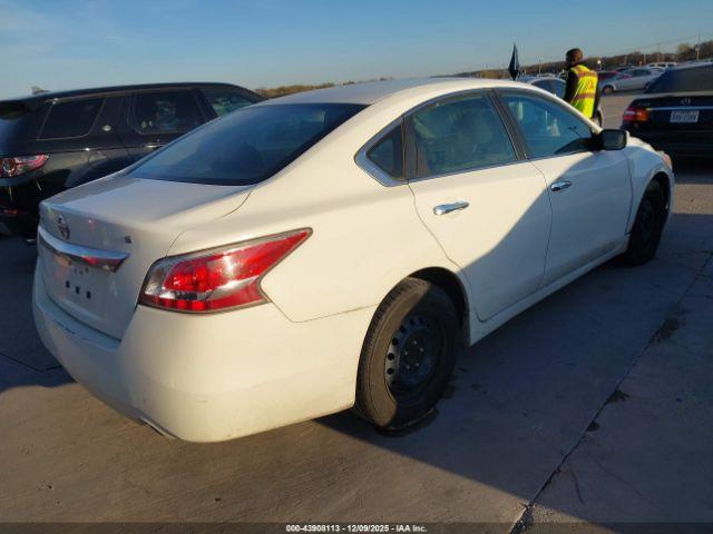 Nissan Altima Image 3