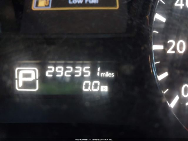 Nissan Altima Image 9